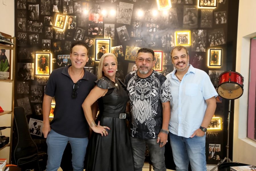 REINAUGURAÇÃO DA CLÍNICA VETERINÁRIA ESPECIALIZADA EM “ONCOLOGIA PET” DRA. JULIANA GABARRON - Eloisa Mattos