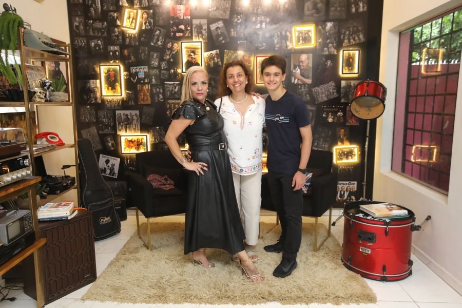 REINAUGURAÇÃO DA CLÍNICA VETERINÁRIA ESPECIALIZADA EM “ONCOLOGIA PET” DRA. JULIANA GABARRON - Eloisa Mattos