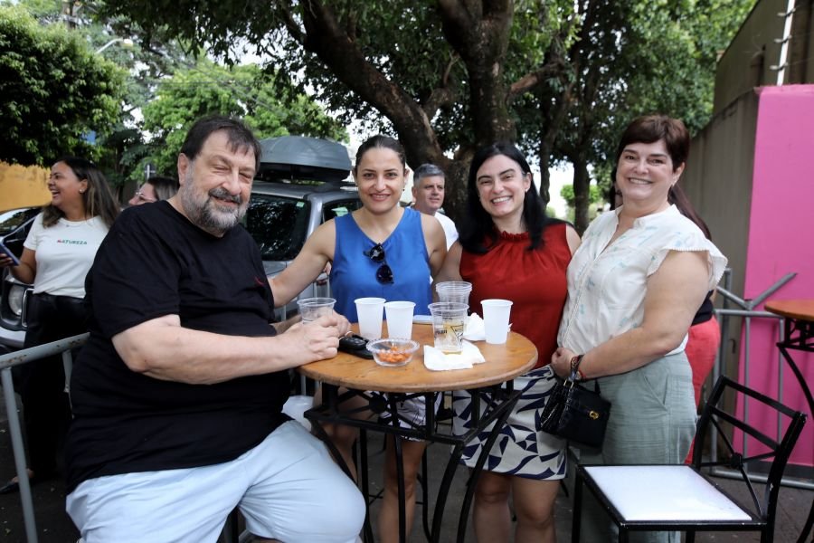 REINAUGURAÇÃO DA CLÍNICA VETERINÁRIA ESPECIALIZADA EM “ONCOLOGIA PET” DRA. JULIANA GABARRON - Eloisa Mattos
