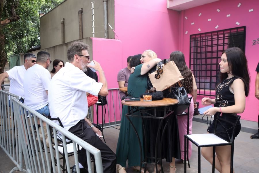 REINAUGURAÇÃO DA CLÍNICA VETERINÁRIA ESPECIALIZADA EM “ONCOLOGIA PET” DRA. JULIANA GABARRON - Eloisa Mattos