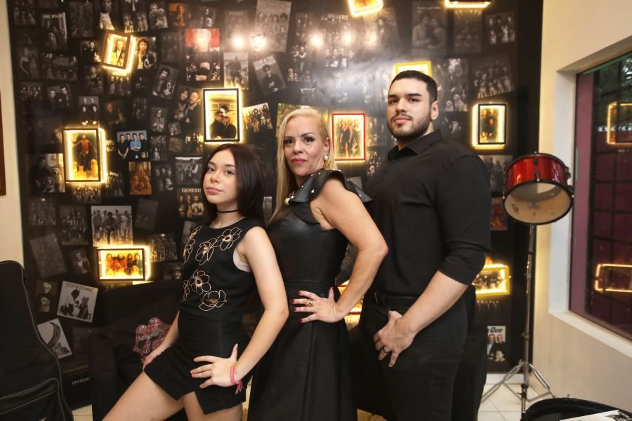 REINAUGURAÇÃO DA CLÍNICA VETERINÁRIA ESPECIALIZADA EM “ONCOLOGIA PET” DRA. JULIANA GABARRON - Eloisa Mattos