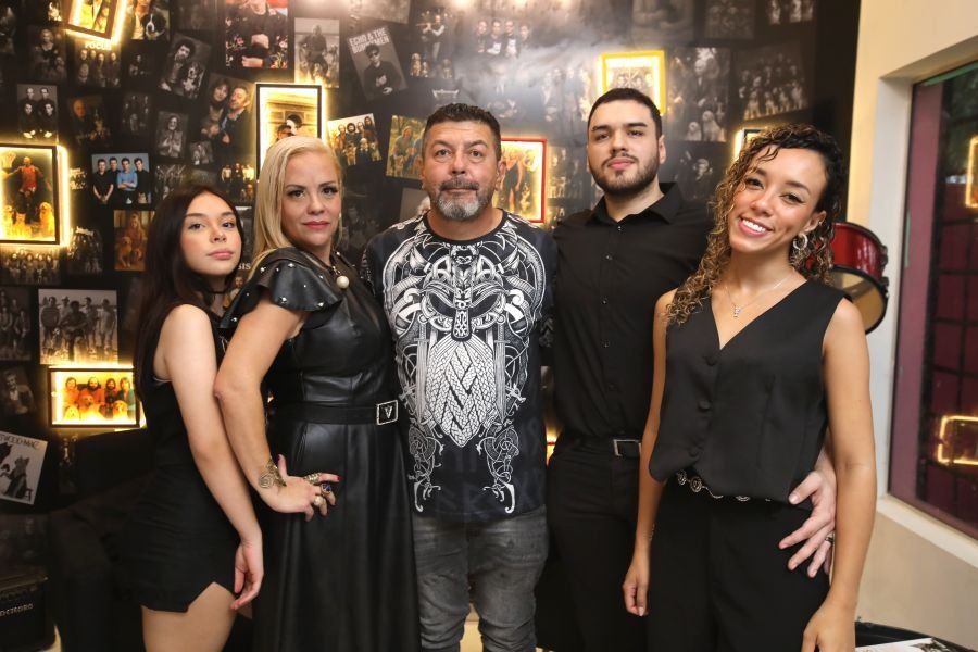 REINAUGURAÇÃO DA CLÍNICA VETERINÁRIA ESPECIALIZADA EM “ONCOLOGIA PET” DRA. JULIANA GABARRON - Eloisa Mattos