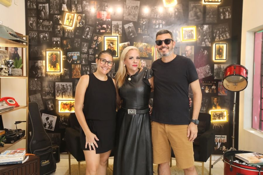 REINAUGURAÇÃO DA CLÍNICA VETERINÁRIA ESPECIALIZADA EM “ONCOLOGIA PET” DRA. JULIANA GABARRON - Eloisa Mattos