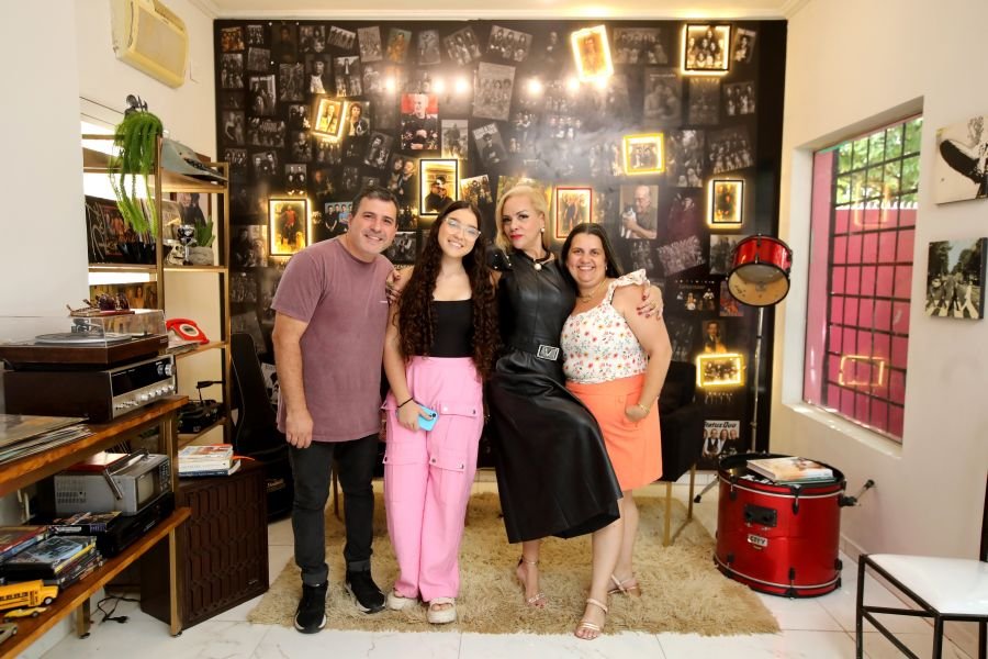 REINAUGURAÇÃO DA CLÍNICA VETERINÁRIA ESPECIALIZADA EM “ONCOLOGIA PET” DRA. JULIANA GABARRON - Eloisa Mattos