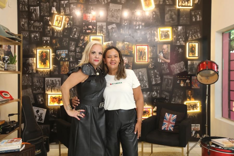 REINAUGURAÇÃO DA CLÍNICA VETERINÁRIA ESPECIALIZADA EM “ONCOLOGIA PET” DRA. JULIANA GABARRON - Eloisa Mattos