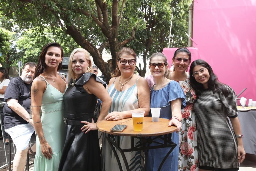 REINAUGURAÇÃO DA CLÍNICA VETERINÁRIA ESPECIALIZADA EM “ONCOLOGIA PET” DRA. JULIANA GABARRON - Eloisa Mattos