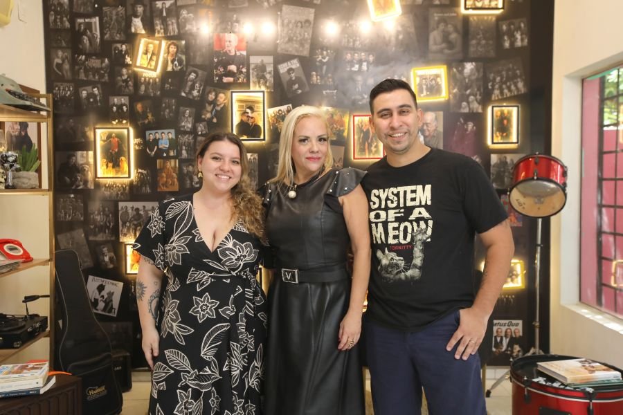 REINAUGURAÇÃO DA CLÍNICA VETERINÁRIA ESPECIALIZADA EM “ONCOLOGIA PET” DRA. JULIANA GABARRON - Eloisa Mattos