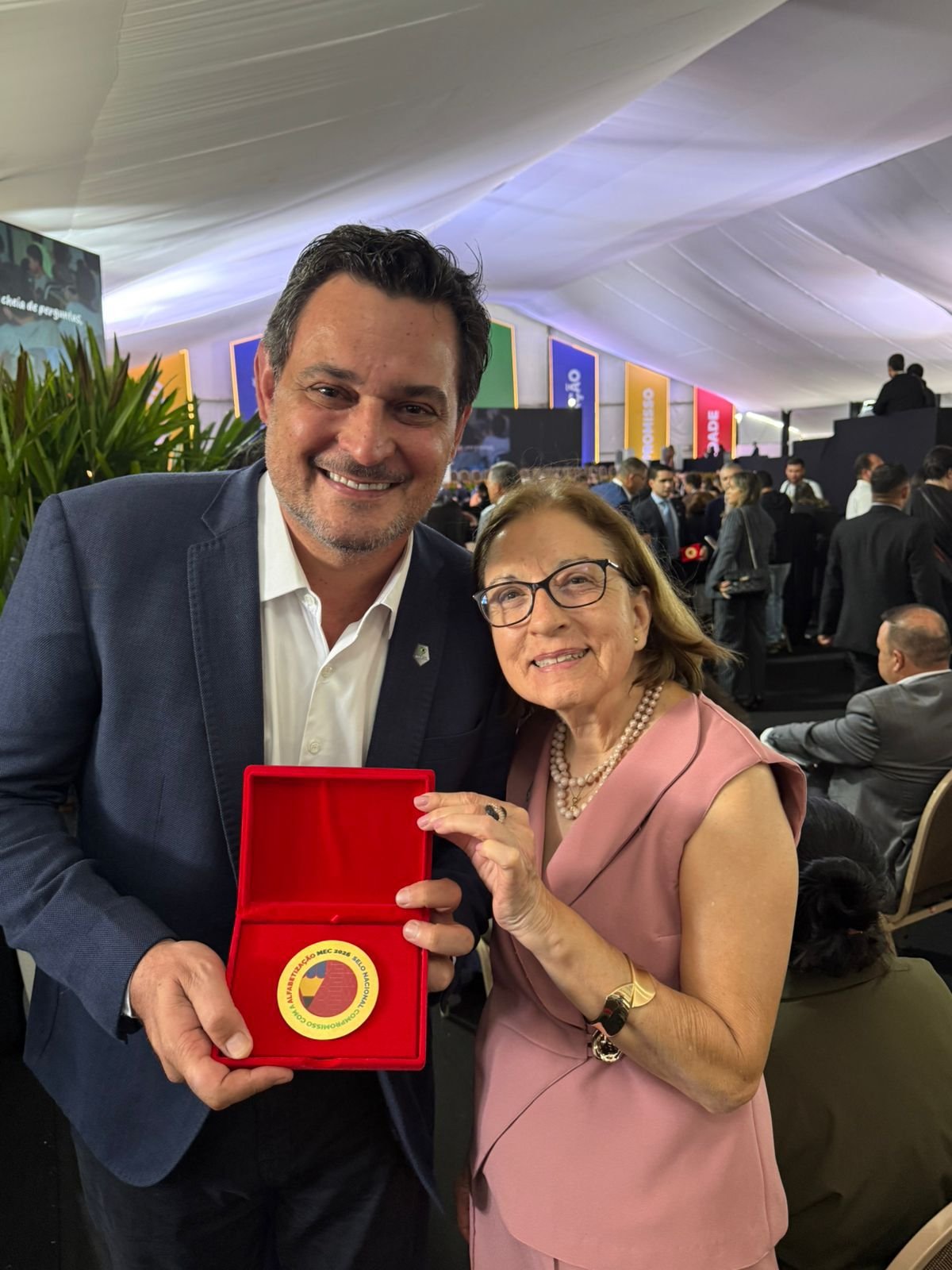 Olímpia recebe Selo Ouro de alfabetização pelo MEC