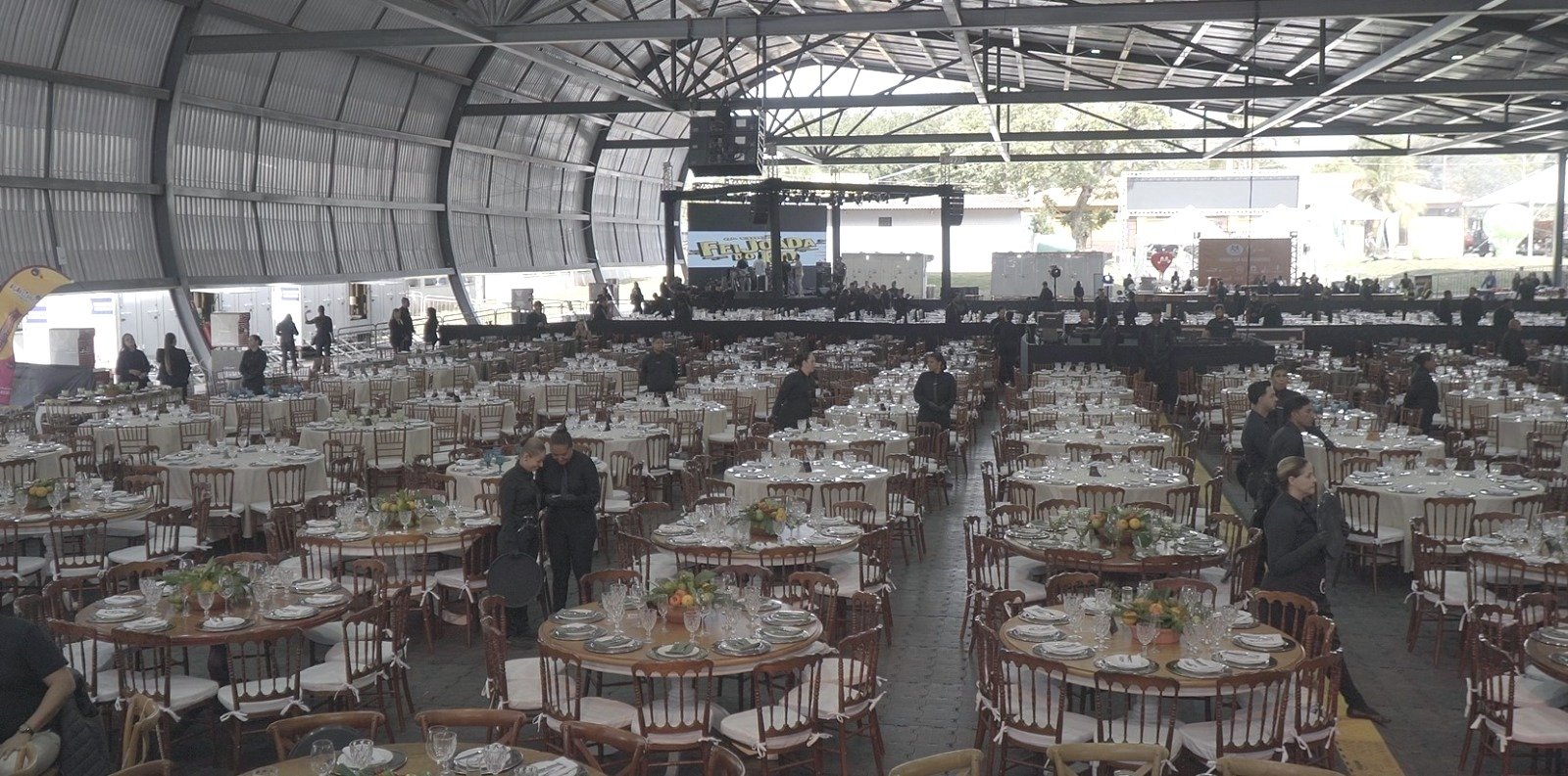 Feijoada do Ed chega à 7ª edição com show de Alexandre Pires e transmissão do jogo do Brasil