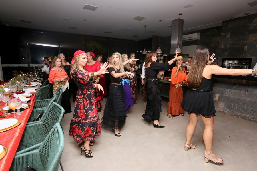 ENCONTRO DO CONSÓRCIO “RED VELVET- NOITE CIGANA” BY ROSÂNGELA E EDNA. - Eloisa Mattos