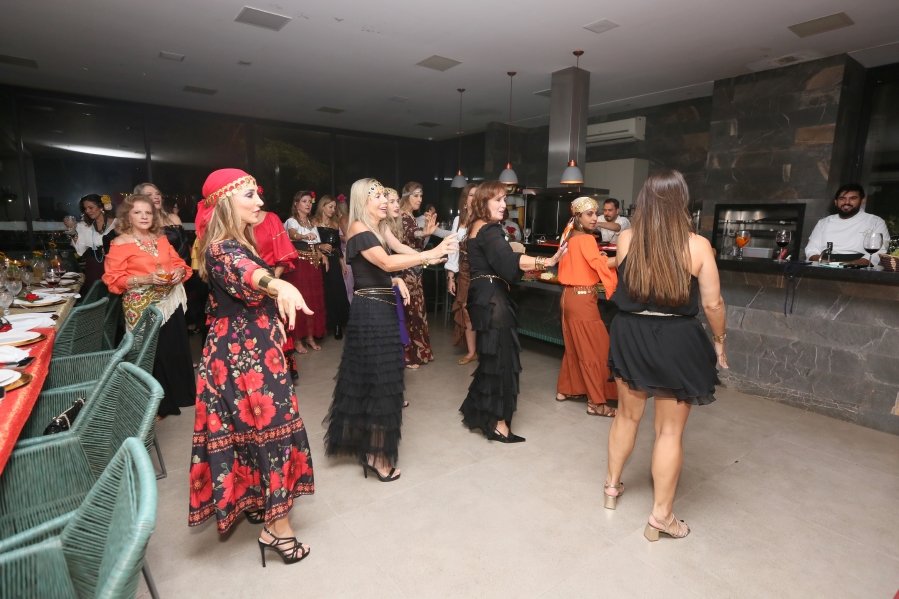 ENCONTRO DO CONSÓRCIO “RED VELVET- NOITE CIGANA” BY ROSÂNGELA E EDNA. - Eloisa Mattos