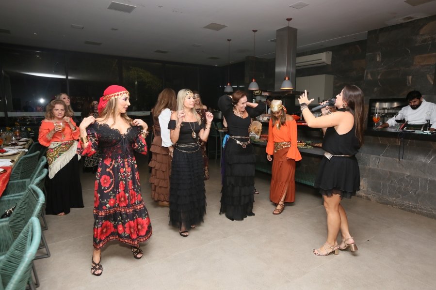 ENCONTRO DO CONSÓRCIO “RED VELVET- NOITE CIGANA” BY ROSÂNGELA E EDNA. - Eloisa Mattos