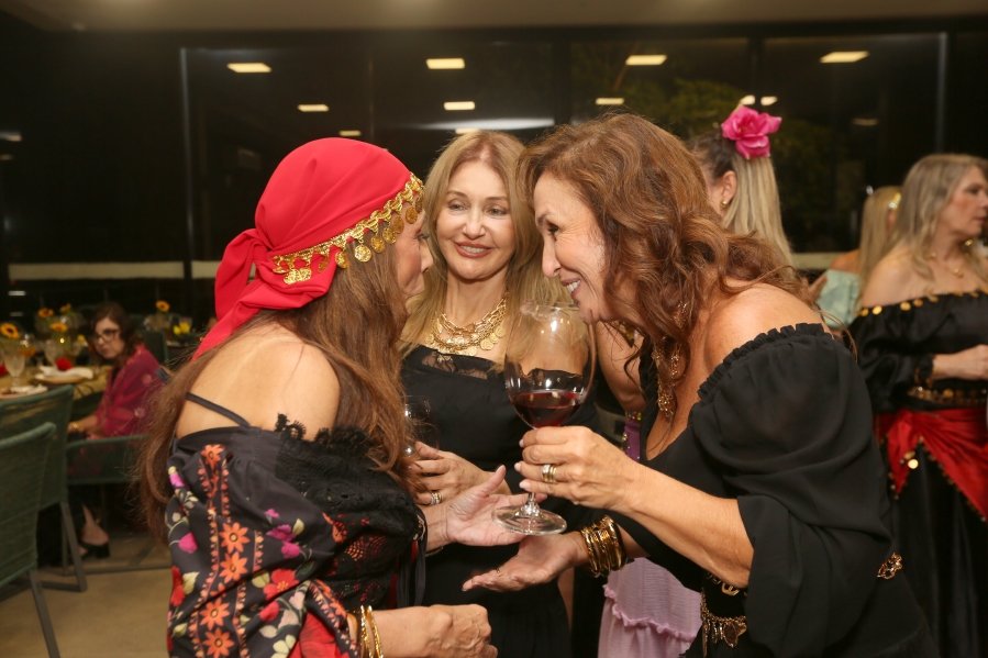 ENCONTRO DO CONSÓRCIO “RED VELVET- NOITE CIGANA” BY ROSÂNGELA E EDNA. - Eloisa Mattos