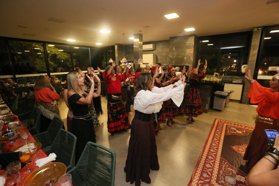 ENCONTRO DO CONSÓRCIO “RED VELVET- NOITE CIGANA” BY ROSÂNGELA E EDNA. - Eloisa Mattos