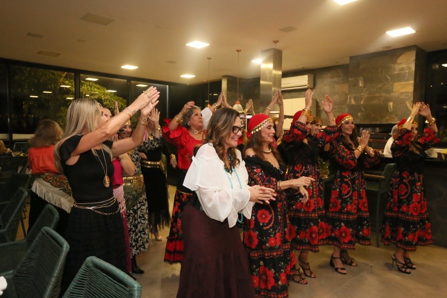 ENCONTRO DO CONSÓRCIO “RED VELVET- NOITE CIGANA” BY ROSÂNGELA E EDNA. - Eloisa Mattos