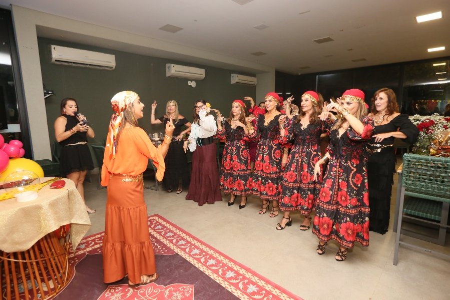 ENCONTRO DO CONSÓRCIO “RED VELVET- NOITE CIGANA” BY ROSÂNGELA E EDNA. - Eloisa Mattos