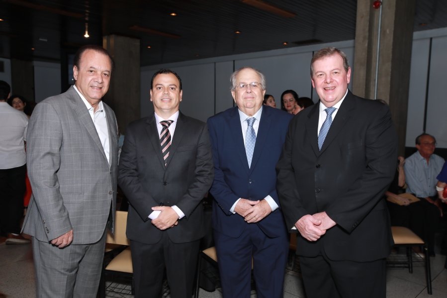 COQUETEL DOS PRESIDENTES- 100 ANOS DA SOCIEDADE MEDICINA E CIRURGIA - Eloisa Mattos