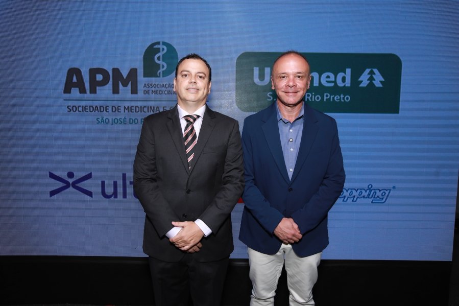 COQUETEL DOS PRESIDENTES- 100 ANOS DA SOCIEDADE MEDICINA E CIRURGIA - Eloisa Mattos