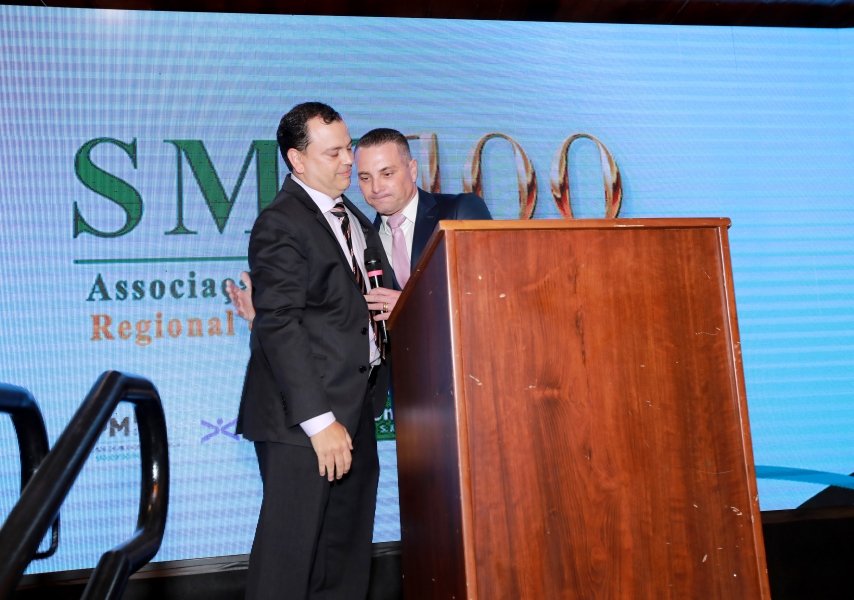 COQUETEL DOS PRESIDENTES- 100 ANOS DA SOCIEDADE MEDICINA E CIRURGIA - Eloisa Mattos