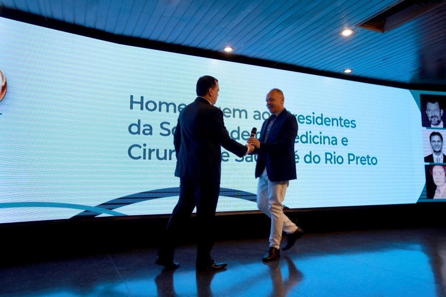 COQUETEL DOS PRESIDENTES- 100 ANOS DA SOCIEDADE MEDICINA E CIRURGIA - Eloisa Mattos