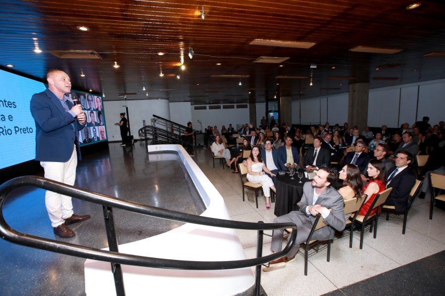 COQUETEL DOS PRESIDENTES- 100 ANOS DA SOCIEDADE MEDICINA E CIRURGIA - Eloisa Mattos