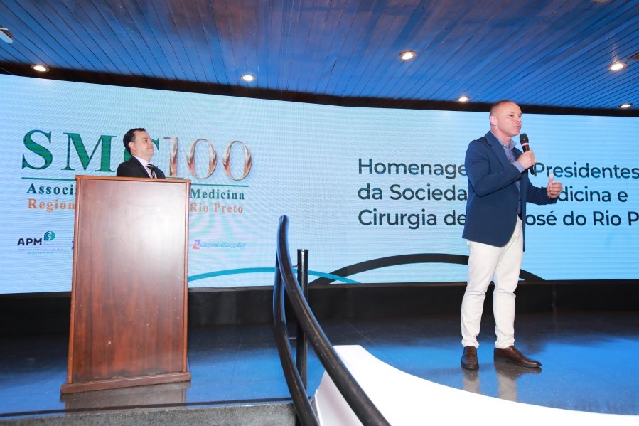 COQUETEL DOS PRESIDENTES- 100 ANOS DA SOCIEDADE MEDICINA E CIRURGIA - Eloisa Mattos