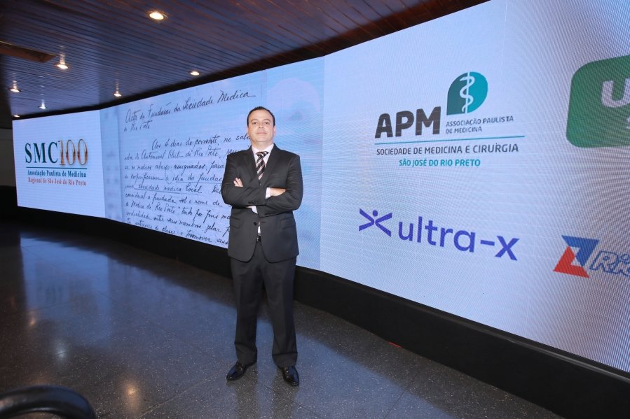 COQUETEL DOS PRESIDENTES- 100 ANOS DA SOCIEDADE MEDICINA E CIRURGIA - Eloisa Mattos