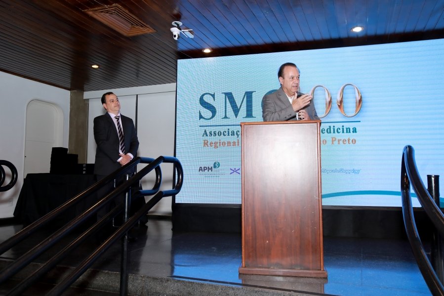 COQUETEL DOS PRESIDENTES- 100 ANOS DA SOCIEDADE MEDICINA E CIRURGIA - Eloisa Mattos