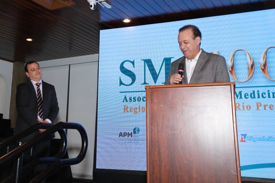 COQUETEL DOS PRESIDENTES- 100 ANOS DA SOCIEDADE MEDICINA E CIRURGIA - Eloisa Mattos