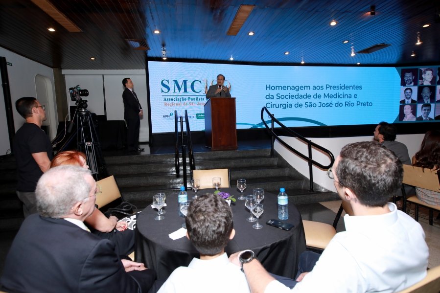 COQUETEL DOS PRESIDENTES- 100 ANOS DA SOCIEDADE MEDICINA E CIRURGIA - Eloisa Mattos