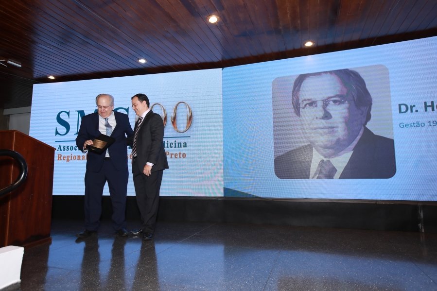 COQUETEL DOS PRESIDENTES- 100 ANOS DA SOCIEDADE MEDICINA E CIRURGIA - Eloisa Mattos