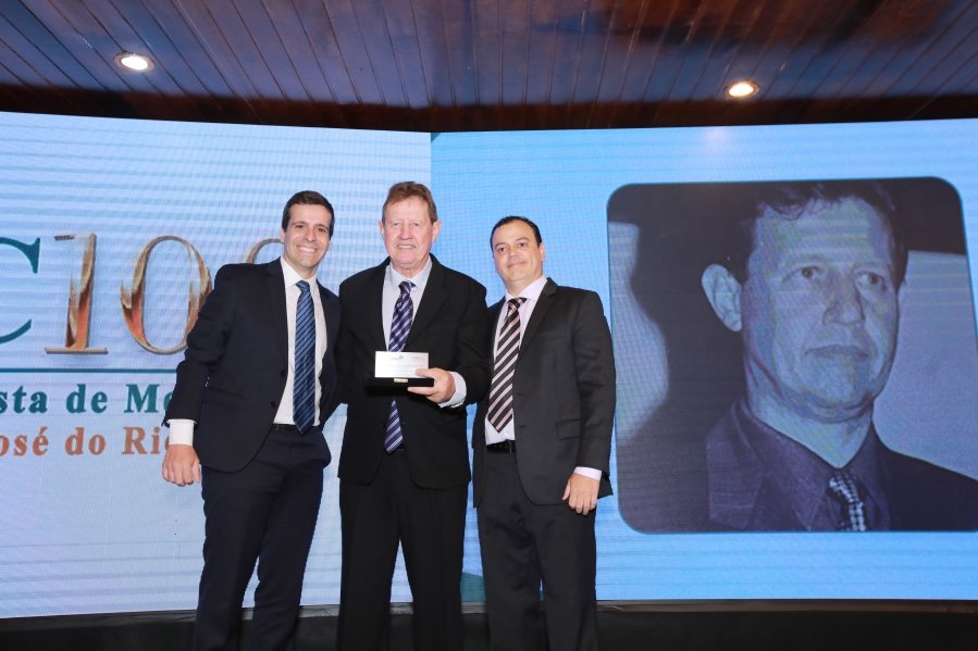 COQUETEL DOS PRESIDENTES- 100 ANOS DA SOCIEDADE MEDICINA E CIRURGIA - Eloisa Mattos