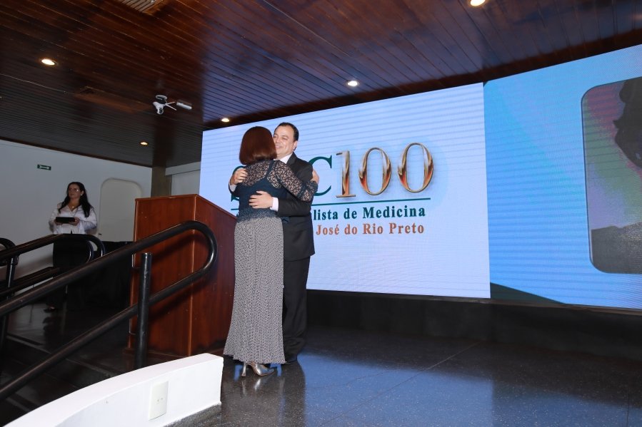 COQUETEL DOS PRESIDENTES- 100 ANOS DA SOCIEDADE MEDICINA E CIRURGIA - Eloisa Mattos