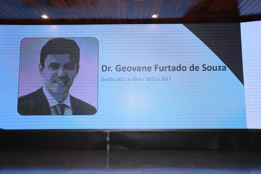 COQUETEL DOS PRESIDENTES- 100 ANOS DA SOCIEDADE MEDICINA E CIRURGIA - Eloisa Mattos