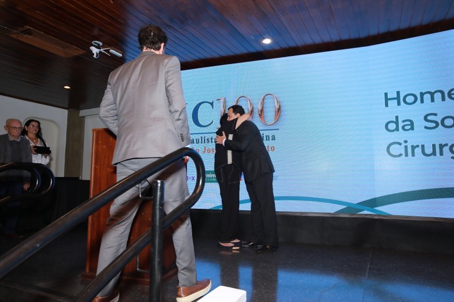 COQUETEL DOS PRESIDENTES- 100 ANOS DA SOCIEDADE MEDICINA E CIRURGIA - Eloisa Mattos