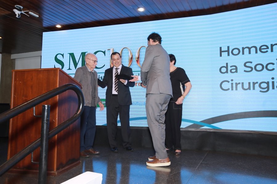 COQUETEL DOS PRESIDENTES- 100 ANOS DA SOCIEDADE MEDICINA E CIRURGIA - Eloisa Mattos