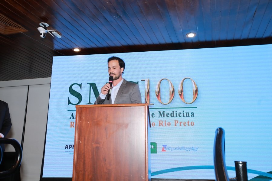 COQUETEL DOS PRESIDENTES- 100 ANOS DA SOCIEDADE MEDICINA E CIRURGIA - Eloisa Mattos