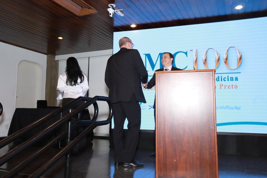 COQUETEL DOS PRESIDENTES- 100 ANOS DA SOCIEDADE MEDICINA E CIRURGIA - Eloisa Mattos