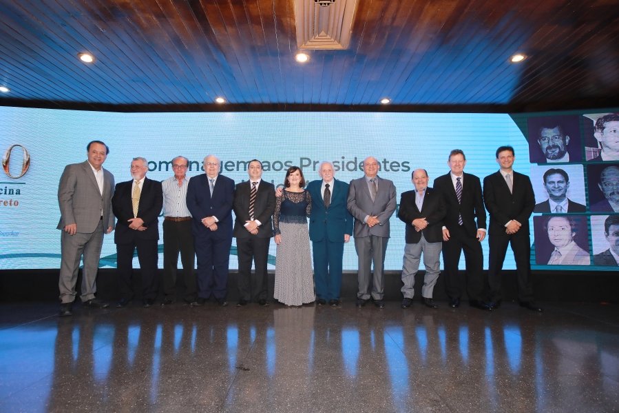 COQUETEL DOS PRESIDENTES- 100 ANOS DA SOCIEDADE MEDICINA E CIRURGIA - Eloisa Mattos