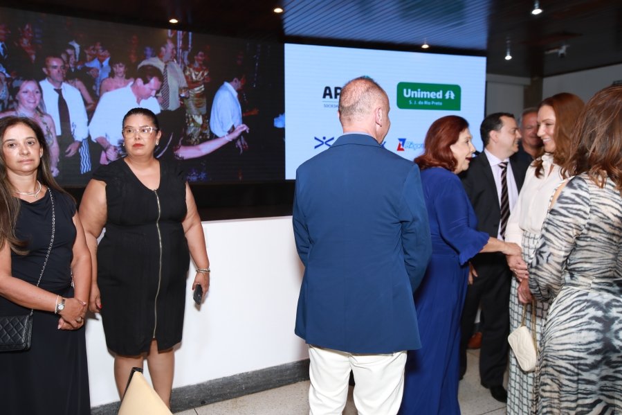 COQUETEL DOS PRESIDENTES- 100 ANOS DA SOCIEDADE MEDICINA E CIRURGIA - Eloisa Mattos