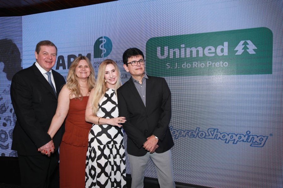 COQUETEL DOS PRESIDENTES- 100 ANOS DA SOCIEDADE MEDICINA E CIRURGIA - Eloisa Mattos