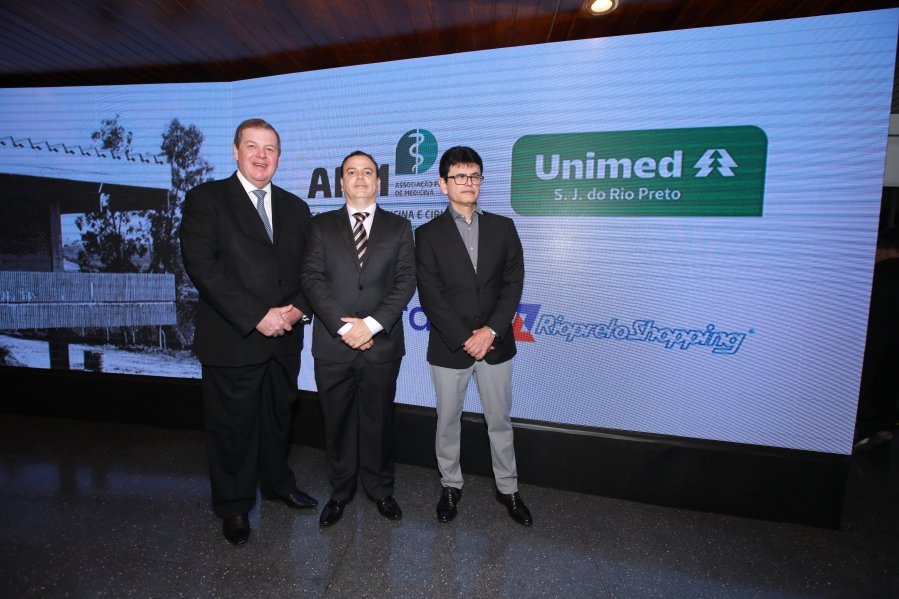 COQUETEL DOS PRESIDENTES- 100 ANOS DA SOCIEDADE MEDICINA E CIRURGIA - Eloisa Mattos