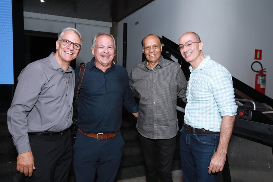 COQUETEL DOS PRESIDENTES- 100 ANOS DA SOCIEDADE MEDICINA E CIRURGIA - Eloisa Mattos