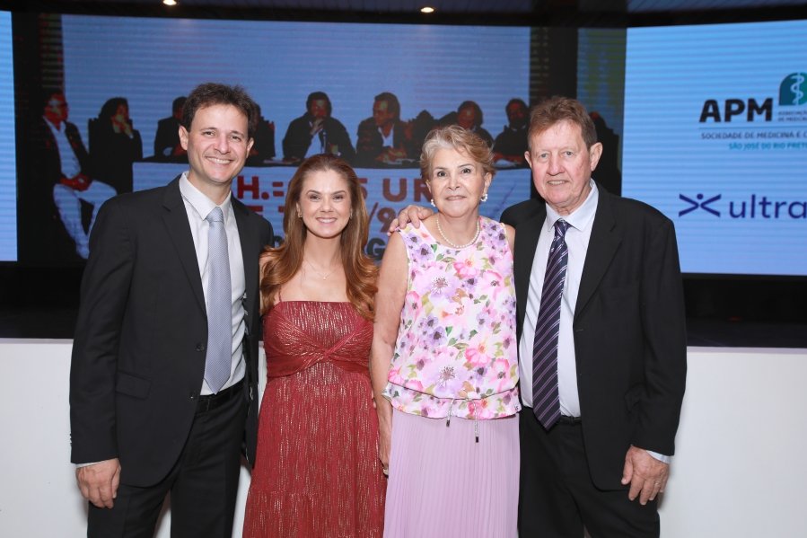 COQUETEL DOS PRESIDENTES- 100 ANOS DA SOCIEDADE MEDICINA E CIRURGIA - Eloisa Mattos