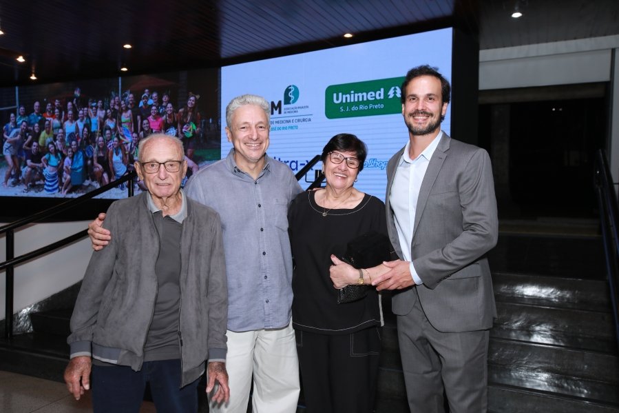 COQUETEL DOS PRESIDENTES- 100 ANOS DA SOCIEDADE MEDICINA E CIRURGIA - Eloisa Mattos