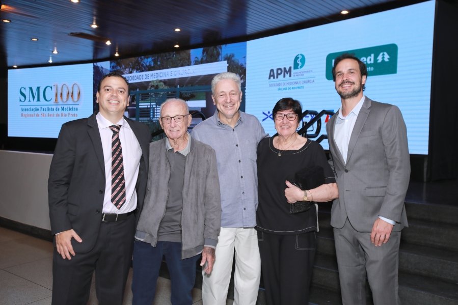 COQUETEL DOS PRESIDENTES- 100 ANOS DA SOCIEDADE MEDICINA E CIRURGIA - Eloisa Mattos