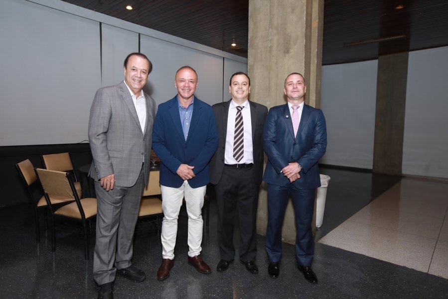 COQUETEL DOS PRESIDENTES- 100 ANOS DA SOCIEDADE MEDICINA E CIRURGIA - Eloisa Mattos