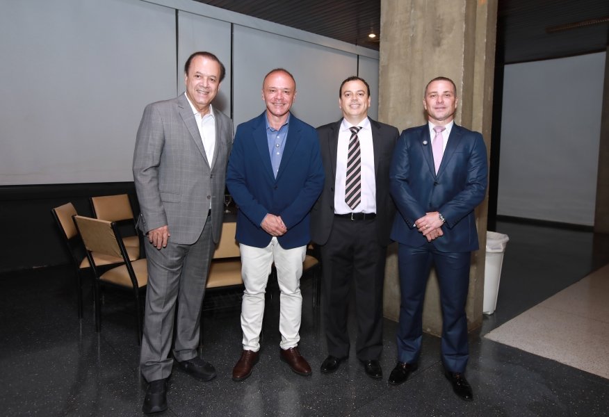 COQUETEL DOS PRESIDENTES- 100 ANOS DA SOCIEDADE MEDICINA E CIRURGIA - Eloisa Mattos