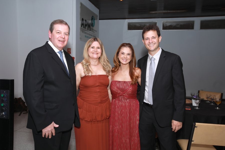 COQUETEL DOS PRESIDENTES- 100 ANOS DA SOCIEDADE MEDICINA E CIRURGIA - Eloisa Mattos