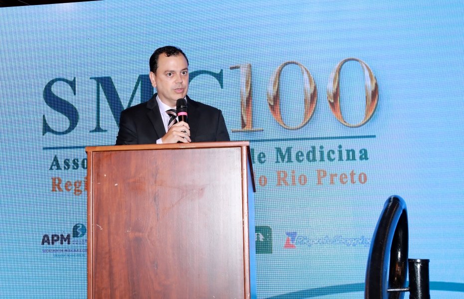 COQUETEL DOS PRESIDENTES- 100 ANOS DA SOCIEDADE MEDICINA E CIRURGIA - Eloisa Mattos